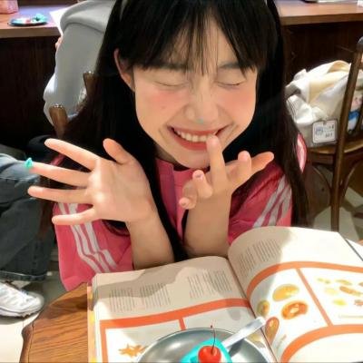 出山便是食神，她却做了端菜小妹